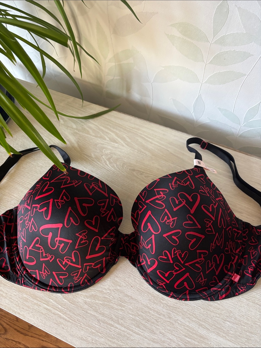 Victoria's Secret lightly lined Bra with Red Heart Print- adjustable straps